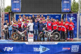 TrialGP25_r14_PODIUM_04159_ps